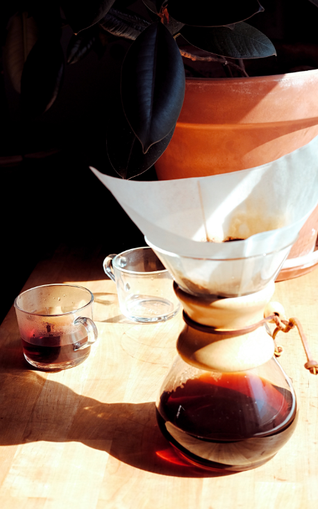 Brewing Coffee in the morning sunlight by Conor Sexton (Unsplash)